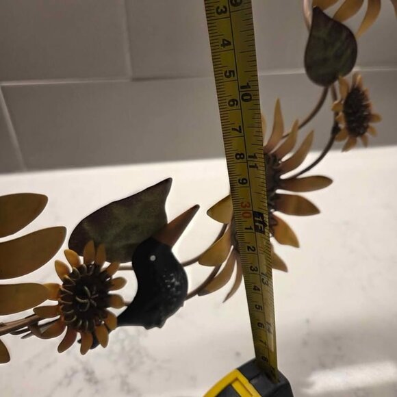Metal sunflower wreathe with little crows - Picture 4 of 6